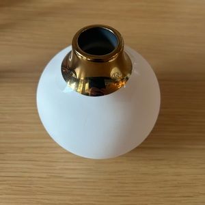 Canvas home porcelain vase, metallic glaze